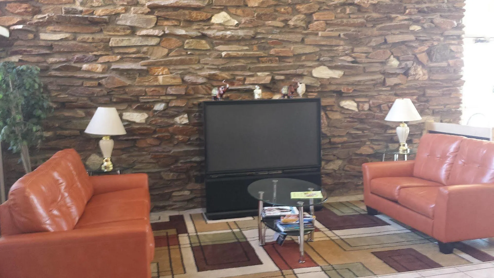 Howard Johnson by Wyndham Phoenix Airport/Downtown Area Hotel
