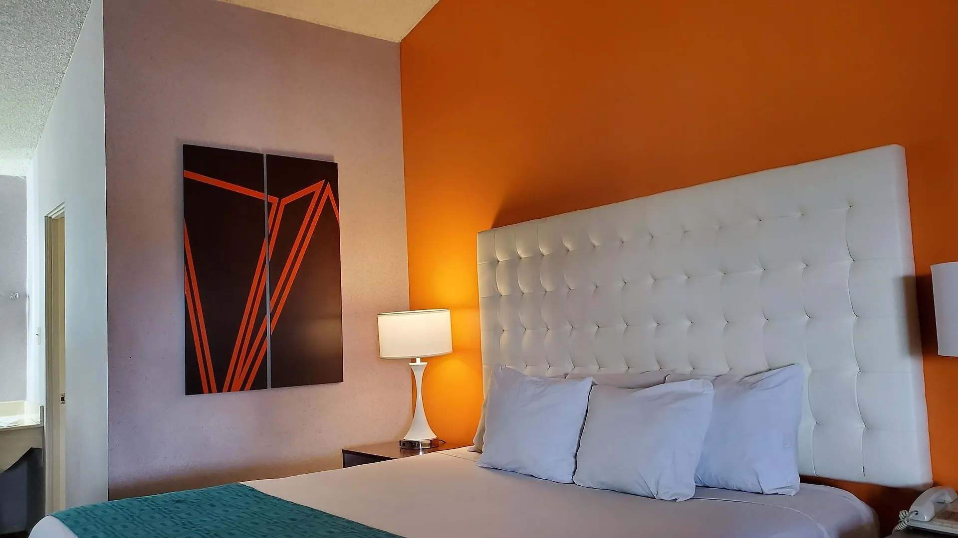 Howard Johnson By Wyndham Phoenix Airport/Downtown Area United States