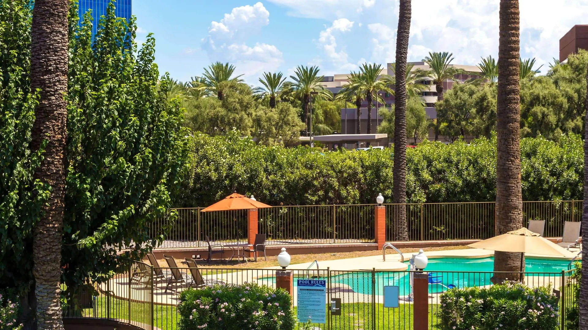 Howard Johnson By Wyndham Phoenix Airport/Downtown Area