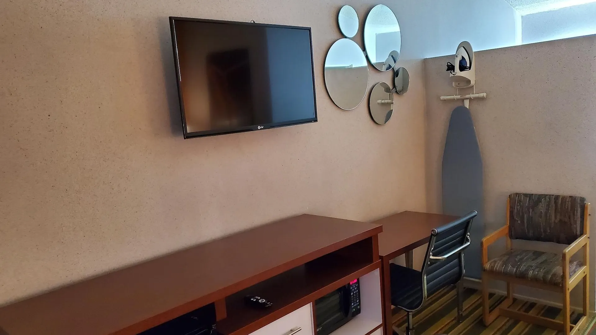 Hotel Howard Johnson By Wyndham Phoenix Airport/Downtown Area
