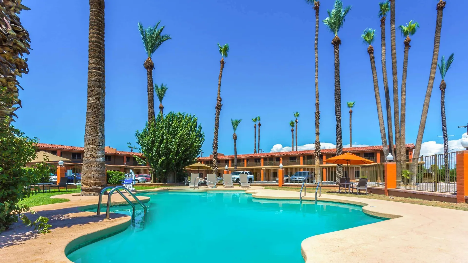 Howard Johnson By Wyndham Phoenix Airport/Downtown Area Hotel