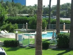 Howard Johnson By Wyndham Phoenix Airport/Downtown Area Hotel