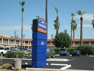 Howard Johnson By Wyndham Phoenix Airport/Downtown Area Hotel